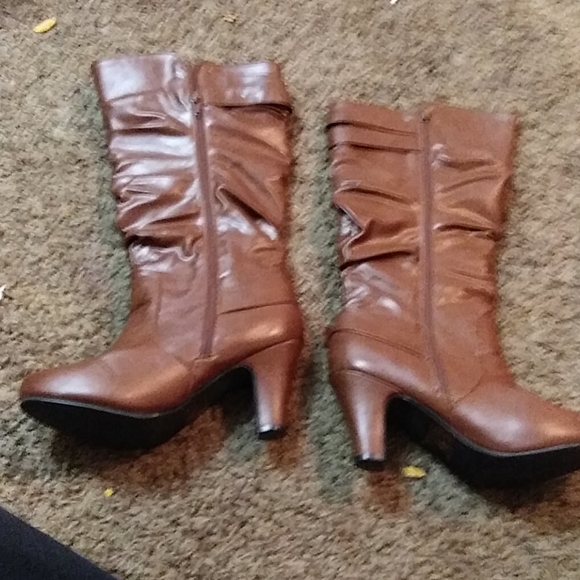 Heel boot - Picture 3 of 4